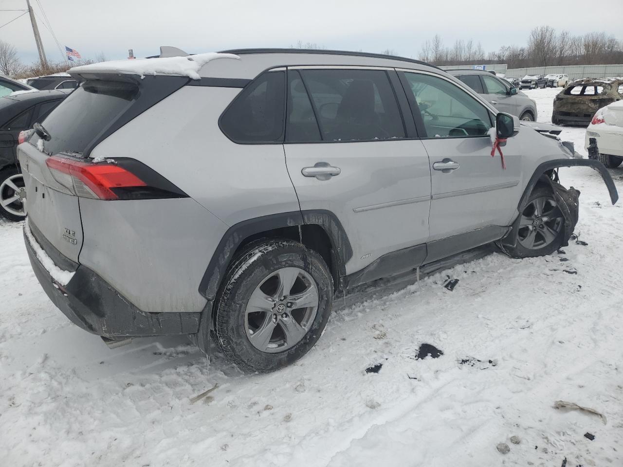 2022 TOYOTA RAV4 XLE - Image 3