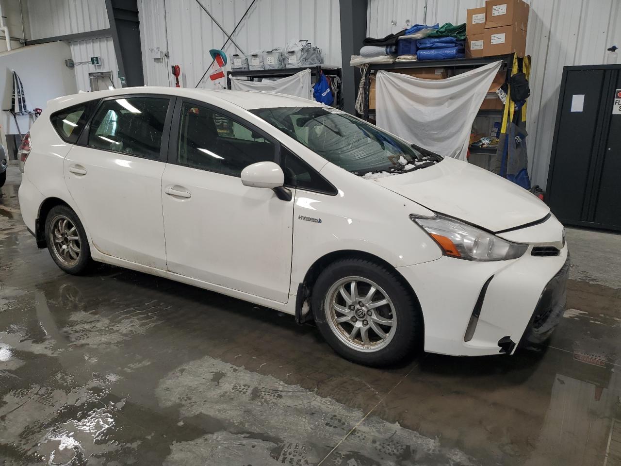 2016 TOYOTA PRIUS V - Фото 4