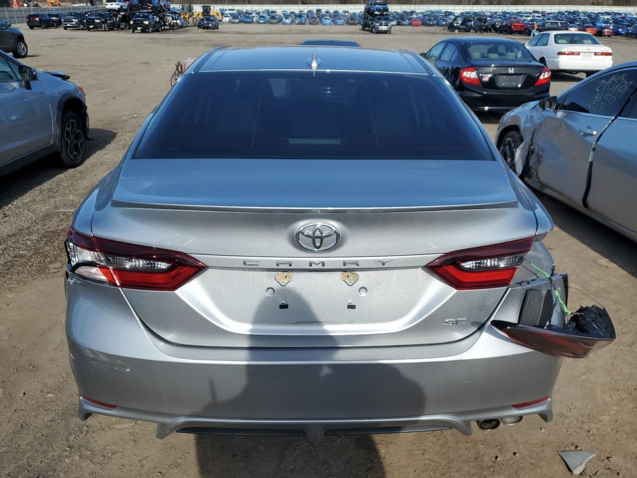 2021 TOYOTA CAMRY SE - Фото 6