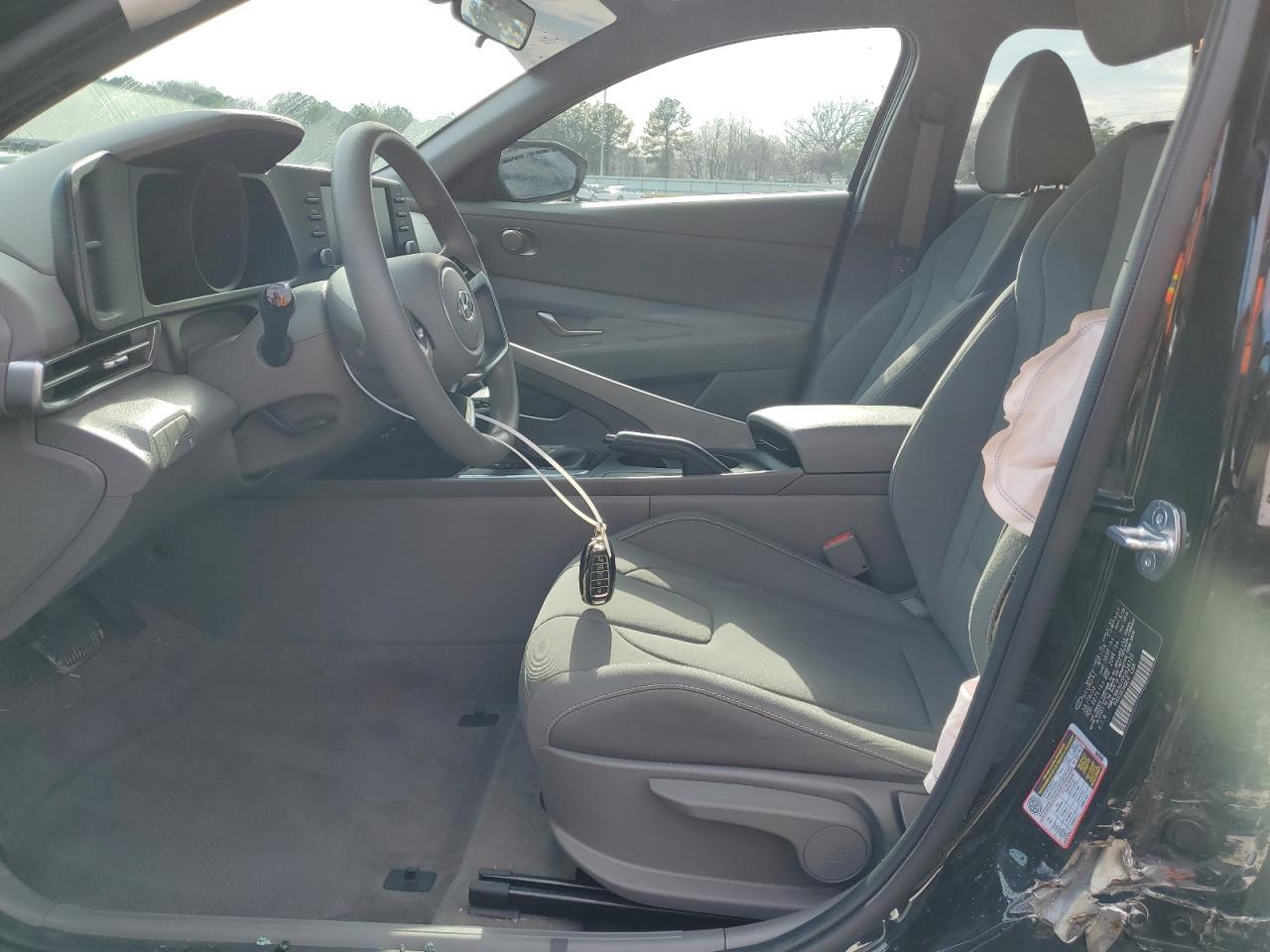2023 HYUNDAI ELANTRA SE - Фото 7
