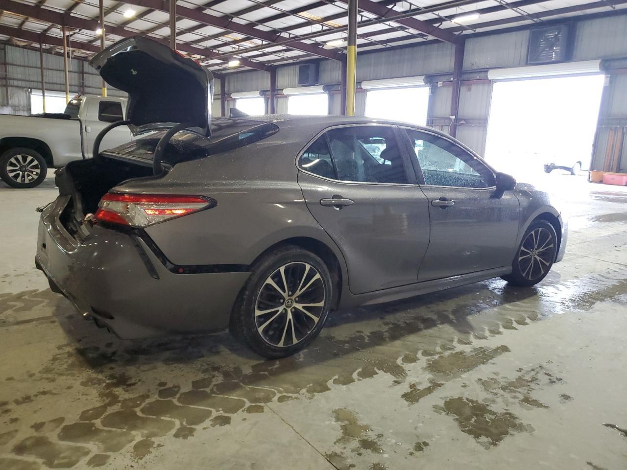 2019 TOYOTA CAMRY L - Фото 3
