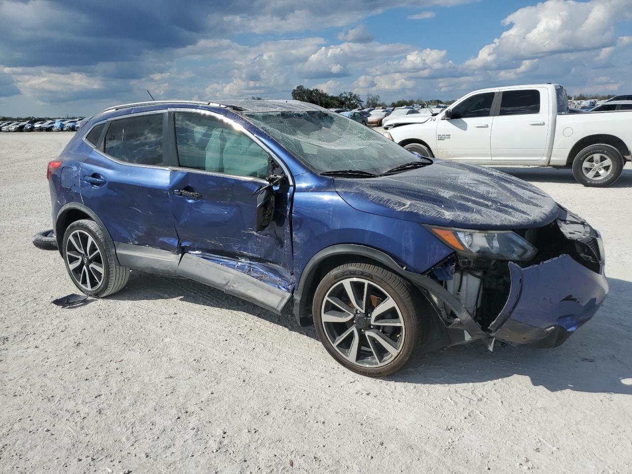 2017 NISSAN ROGUE SPOR - Image 4