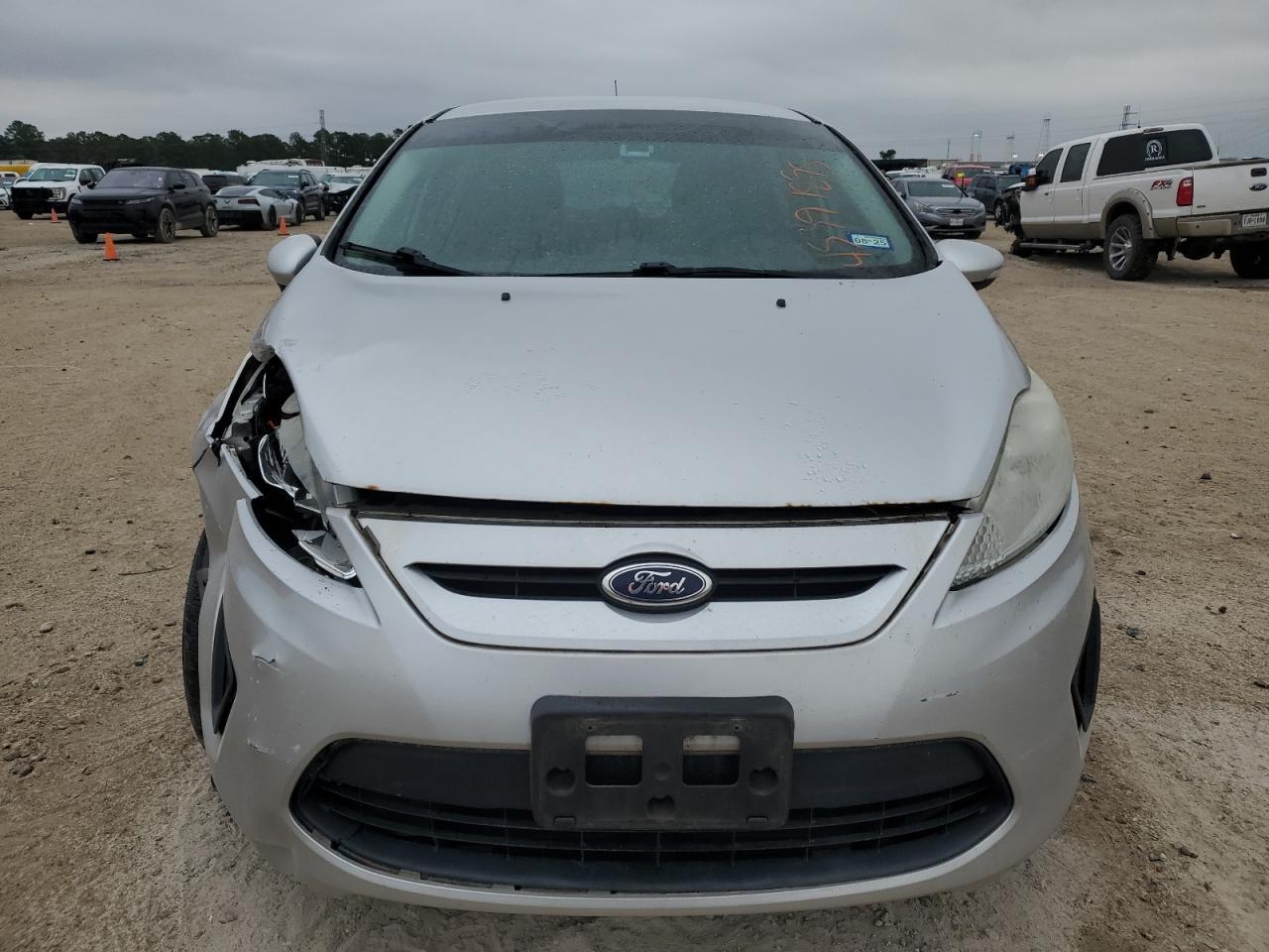 2013 FORD FIESTA SE - Фото 5