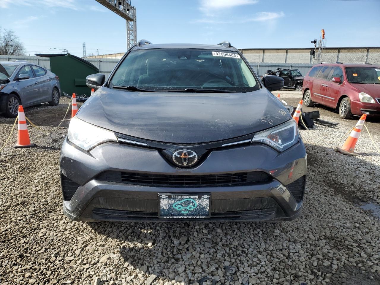 2017 TOYOTA RAV4 LE - Фото 5