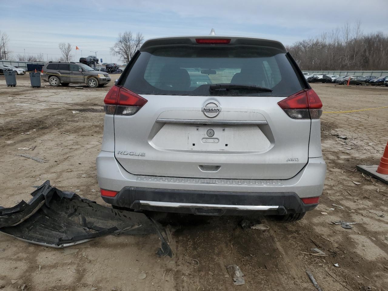 2018 NISSAN ROGUE S - Фото 6