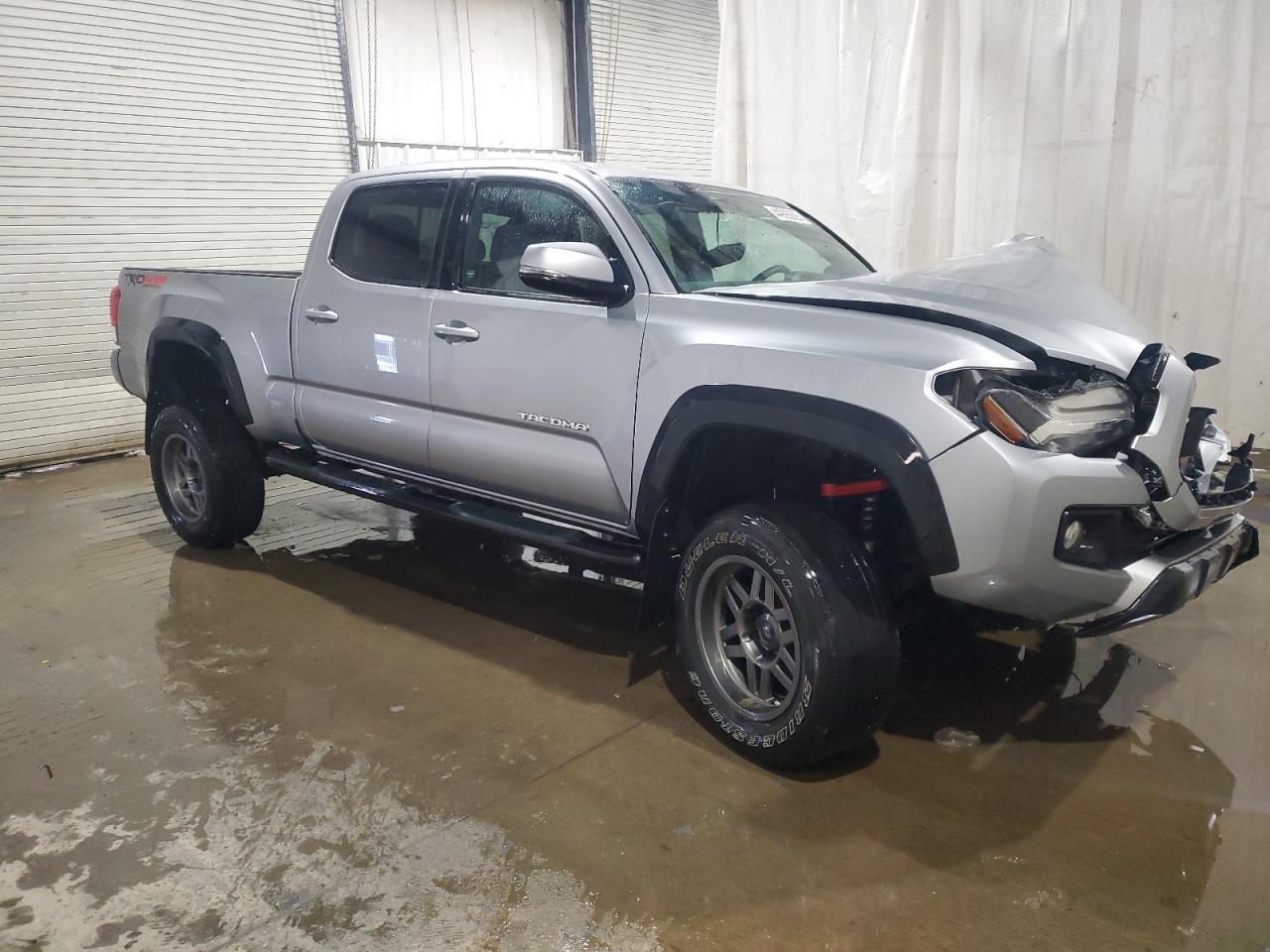 2017 TOYOTA TACOMA DOU - Фото 4