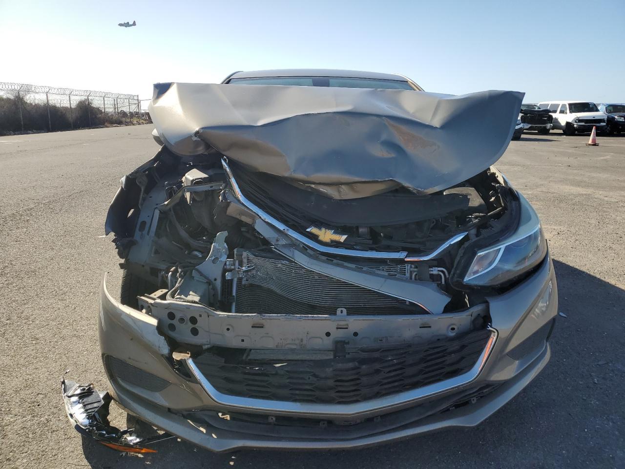 2017 CHEVROLET CRUZE LT - Image 5