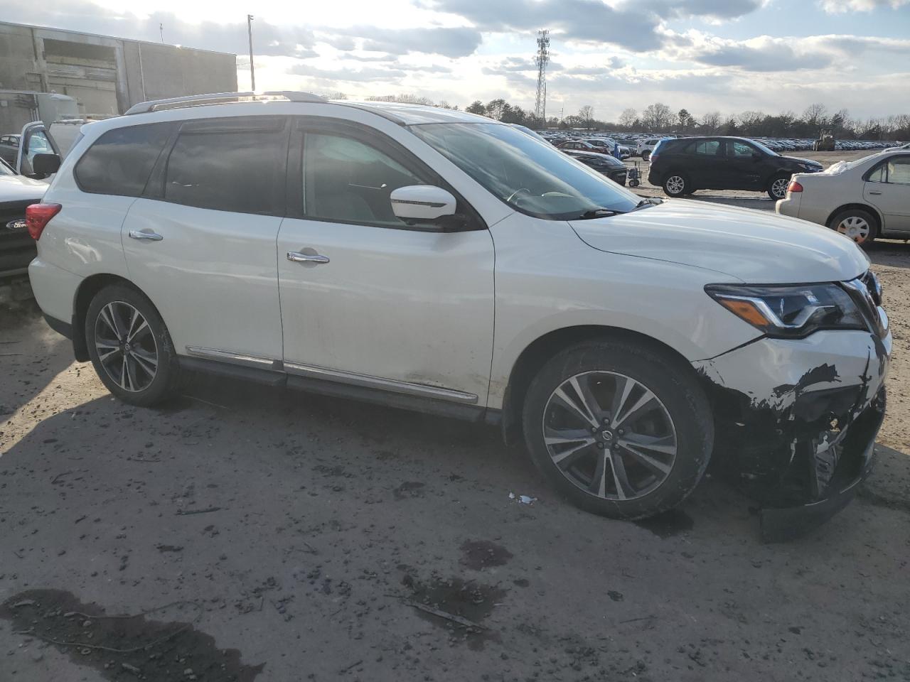 2017 NISSAN PATHFINDER - Фото 4