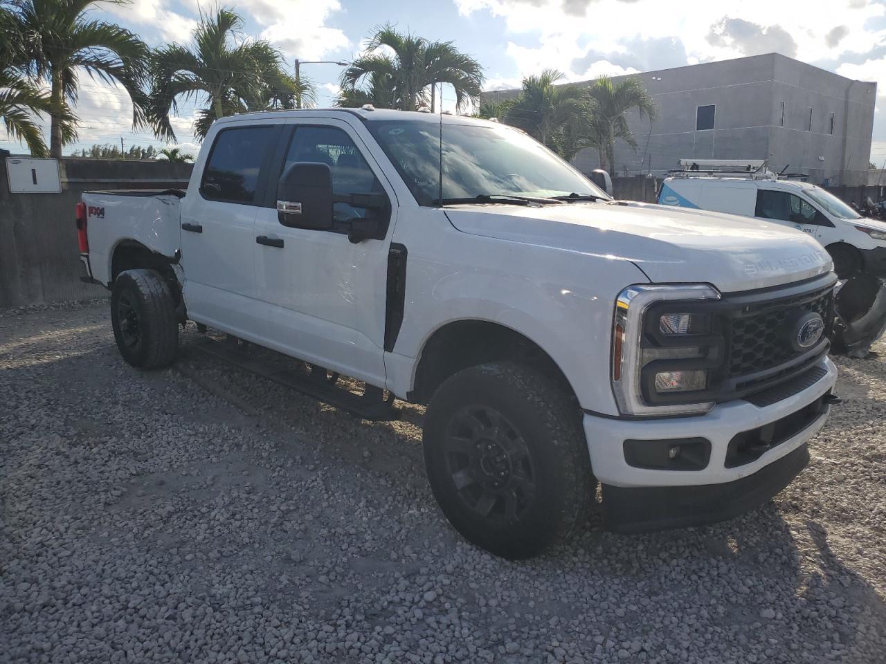2024 FORD F250 SUPER - Фото 4