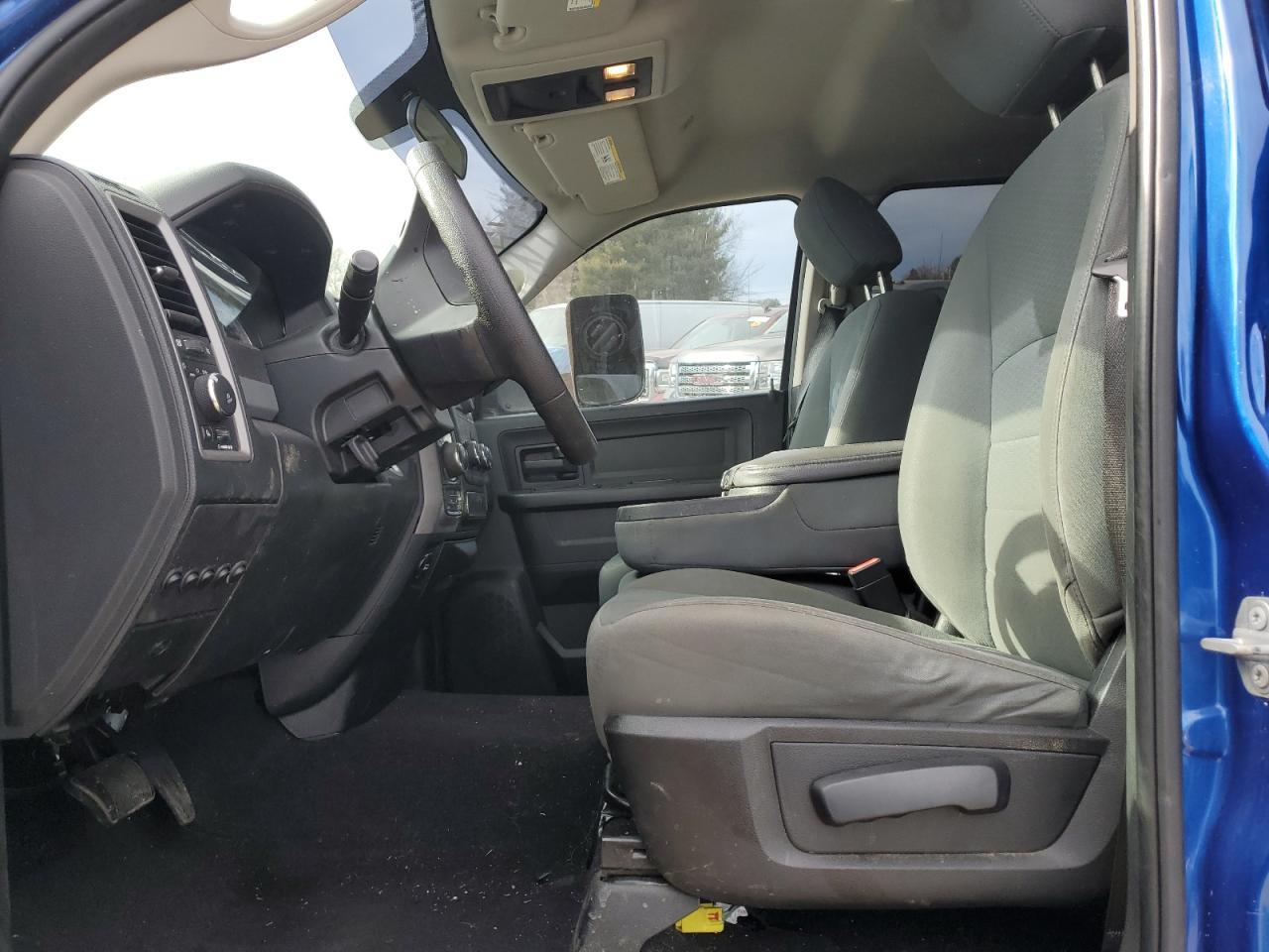 2017 RAM 1500 ST - Image 7