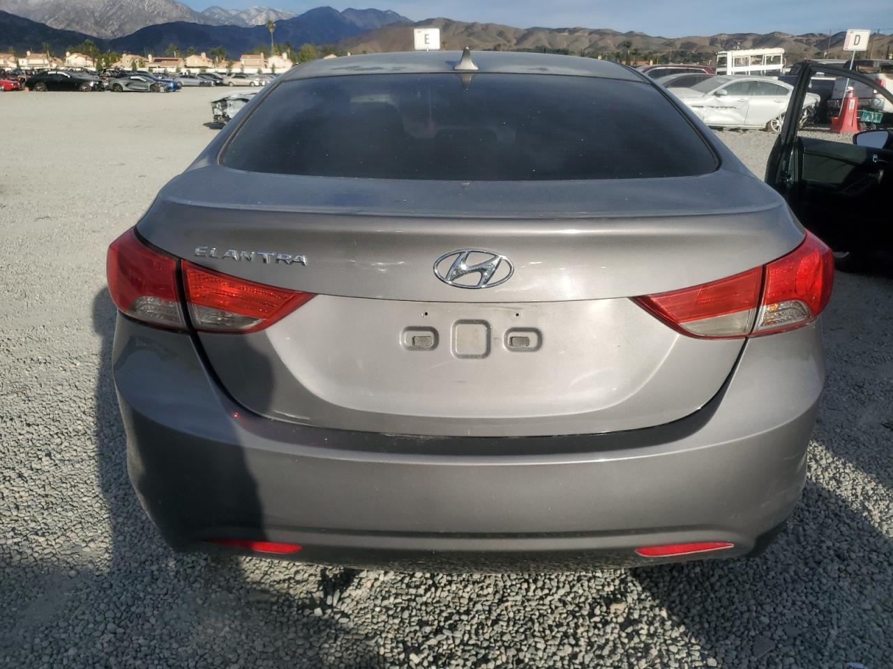 2013 HYUNDAI ELANTRA GL - Image 6