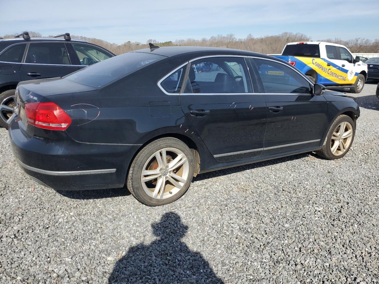 2014 VOLKSWAGEN PASSAT SEL - Image 3