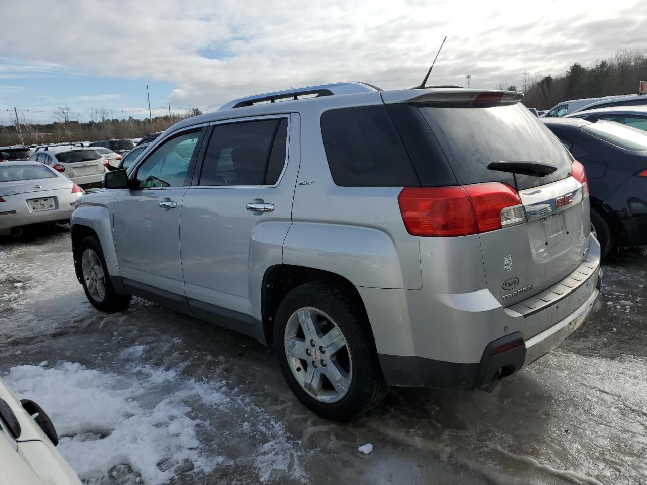 2012 GMC TERRAIN SL - Image 2