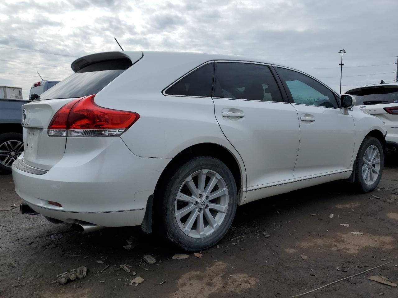 2011 TOYOTA VENZA - Фото 3