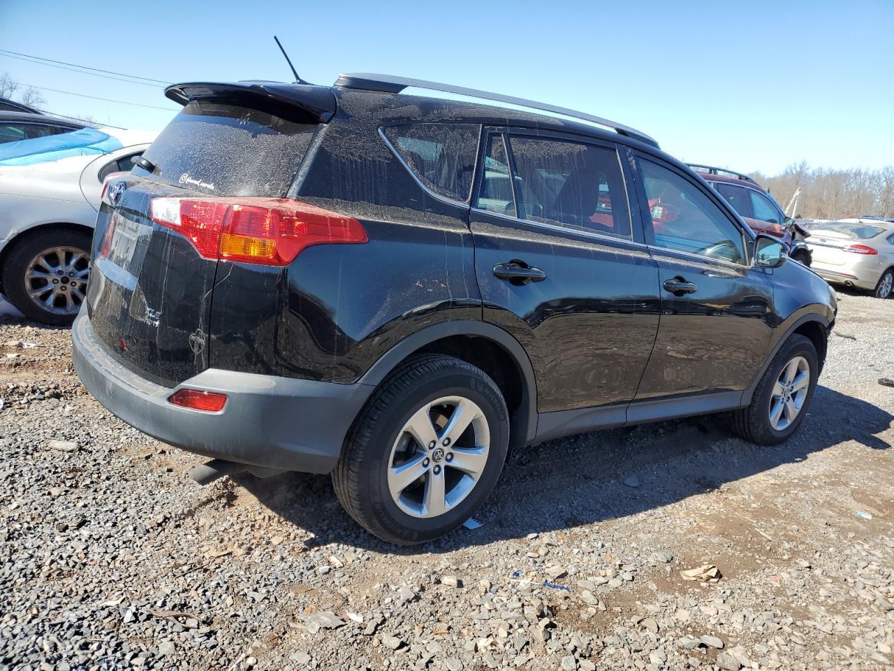 2015 TOYOTA RAV4 XLE - Фото 3