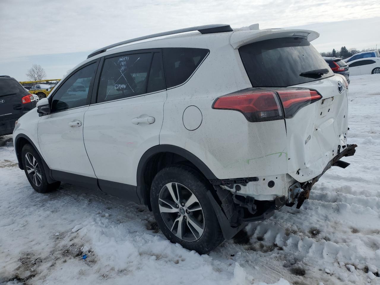 2018 TOYOTA RAV4 LE - Фото 2