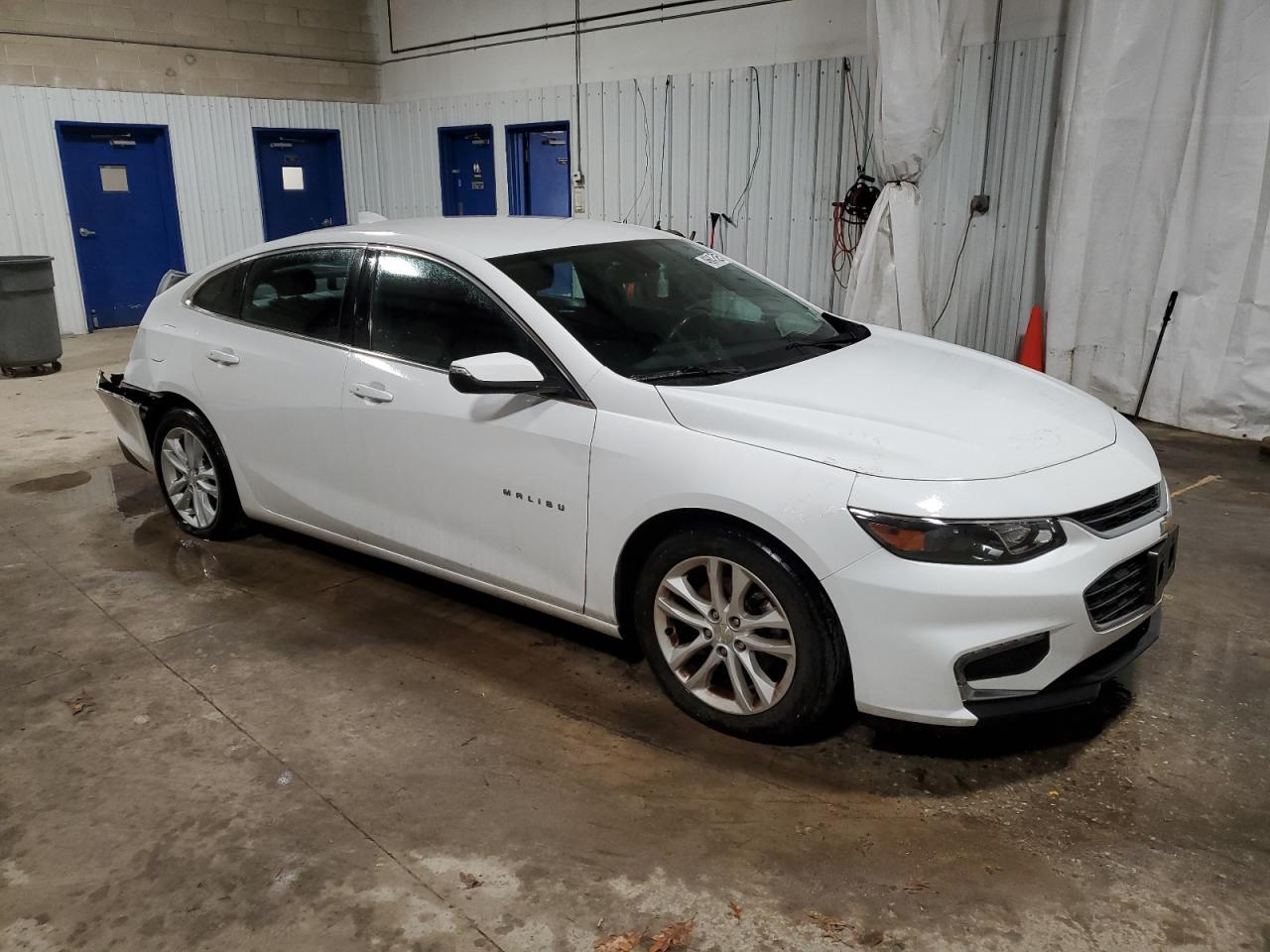 2017 CHEVROLET MALIBU LT - Image 4