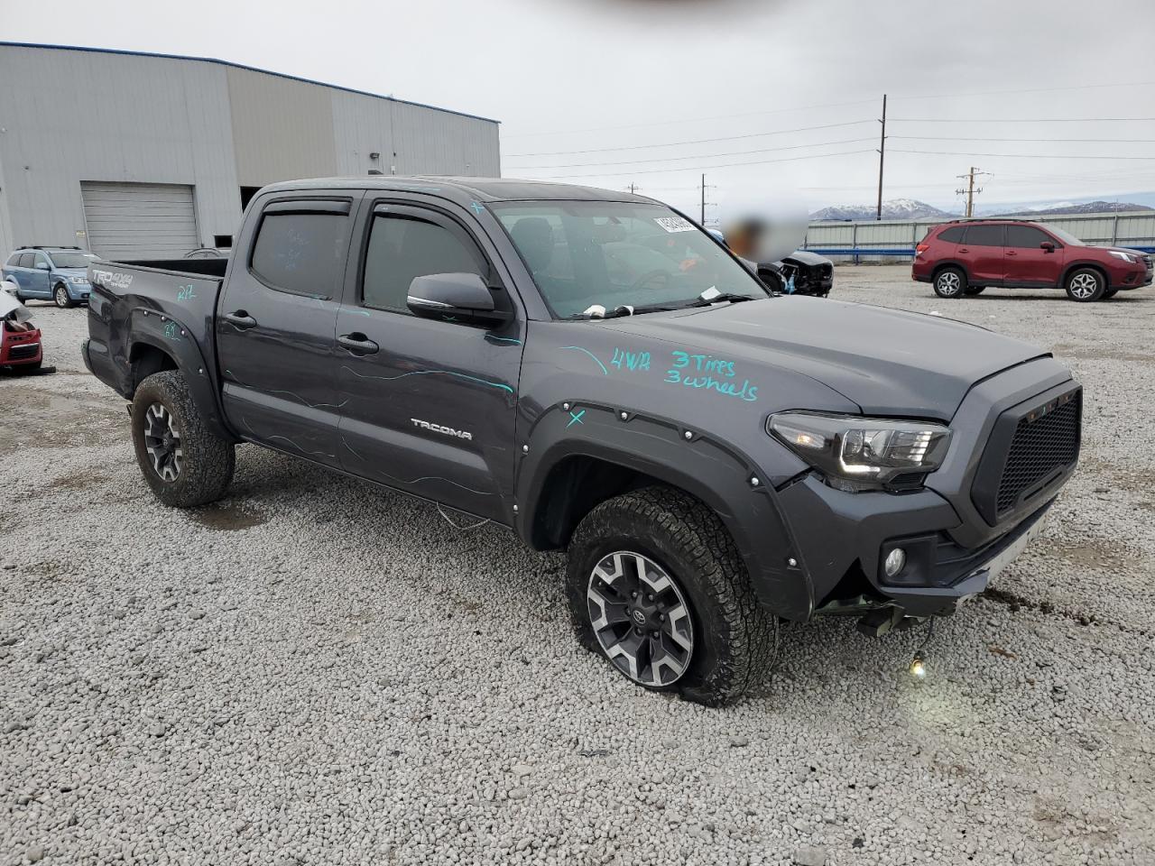 2017 TOYOTA TACOMA DOU - Фото 4