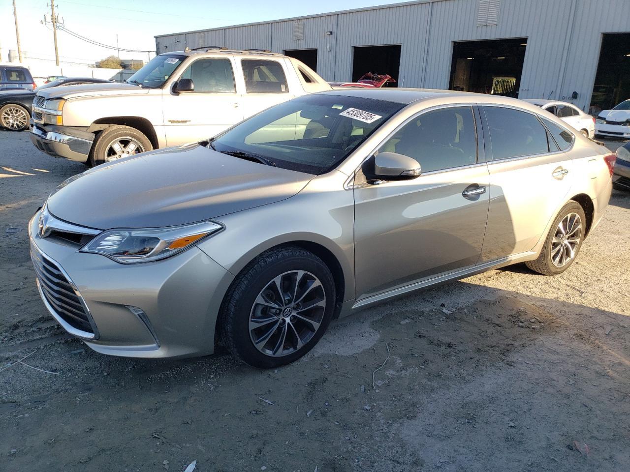 2016 TOYOTA AVALON XLE