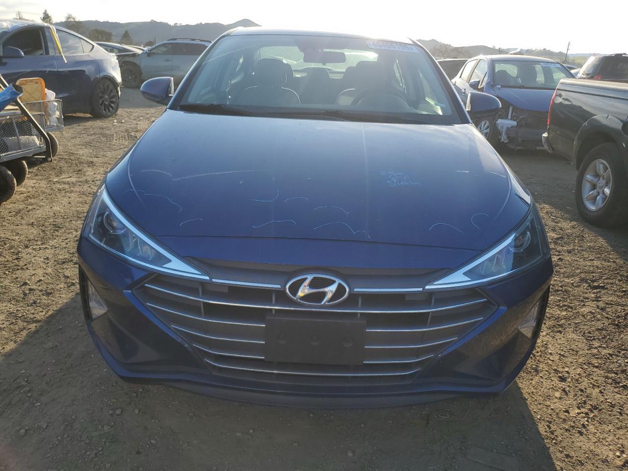2019 HYUNDAI ELANTRA SE - Image 5
