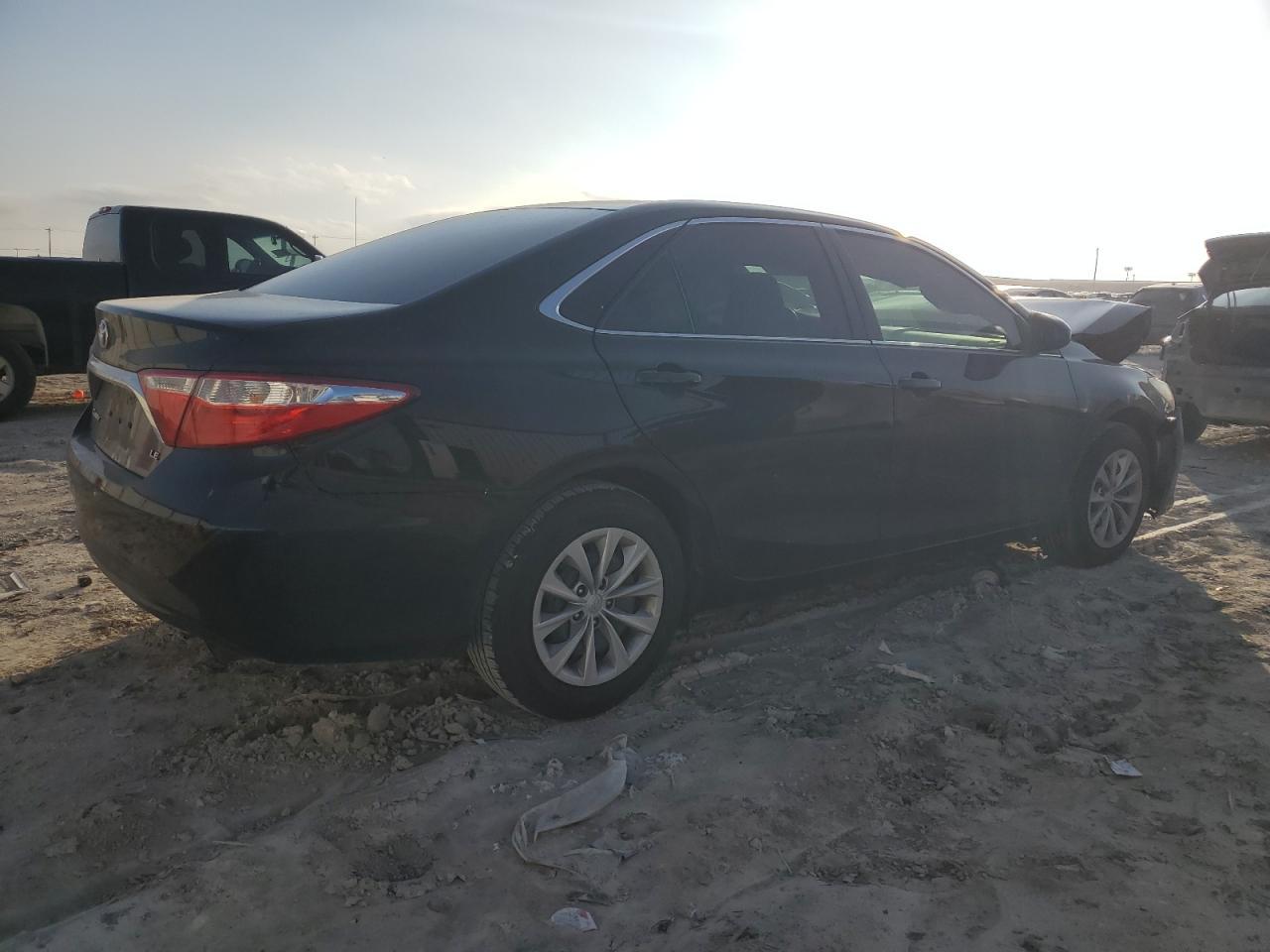 2016 TOYOTA CAMRY LE - Image 3