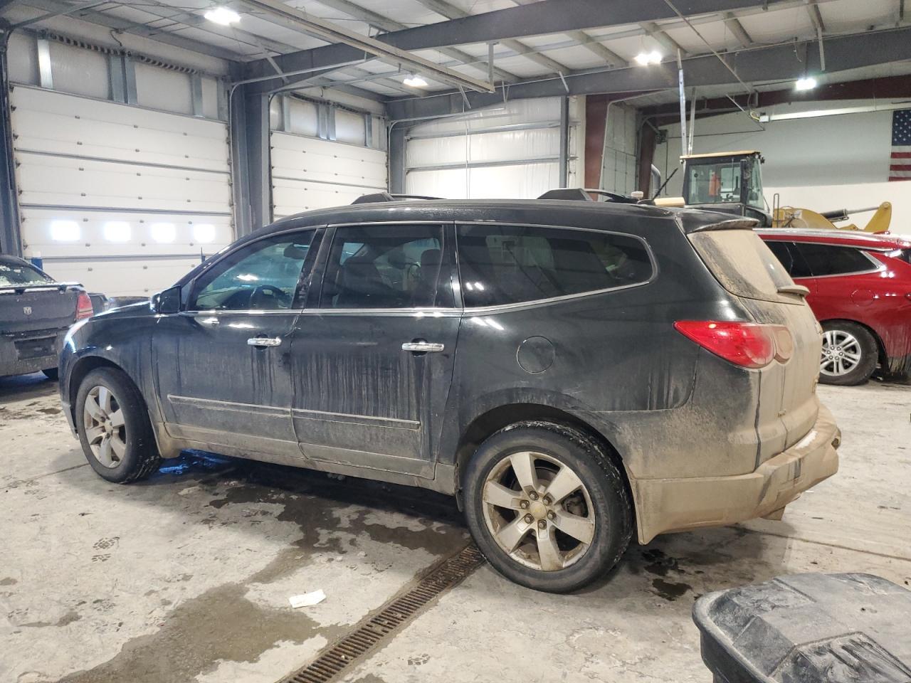 2012 CHEVROLET TRAVERSE L - Image 2