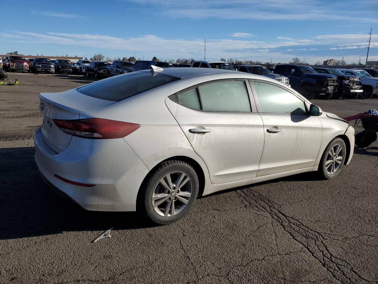 2018 HYUNDAI ELANTRA SE - Image 3