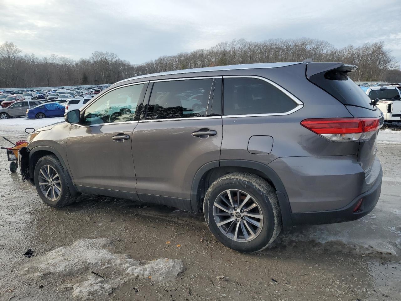 2019 TOYOTA HIGHLANDER - Фото 2