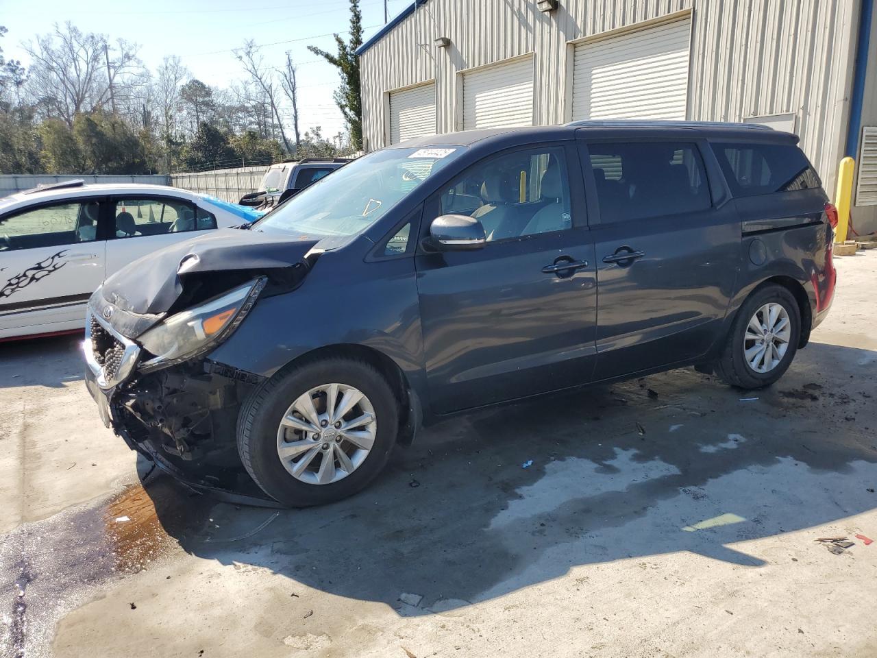 2016 KIA SEDONA LX