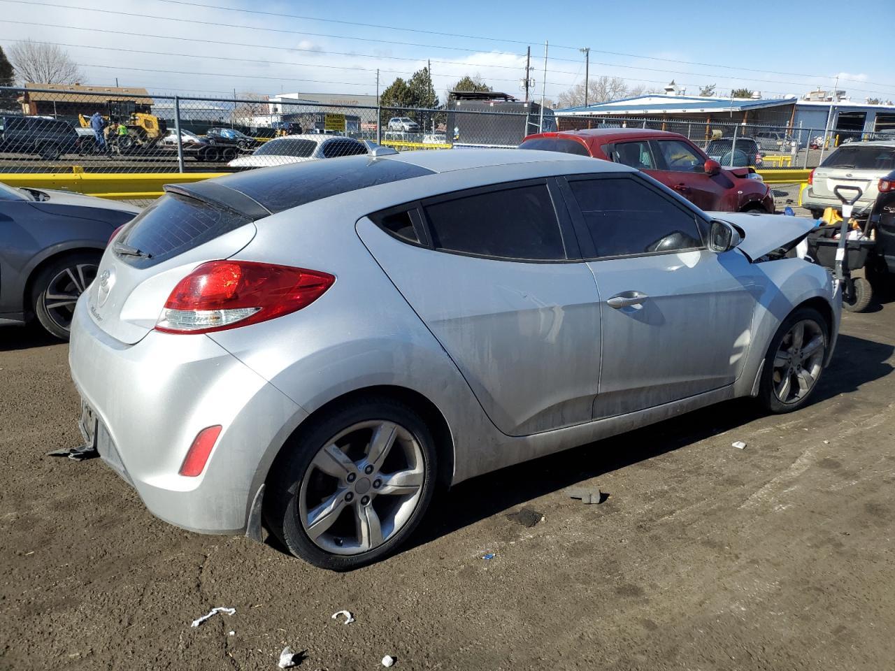 2013 HYUNDAI VELOSTER - Фото 3