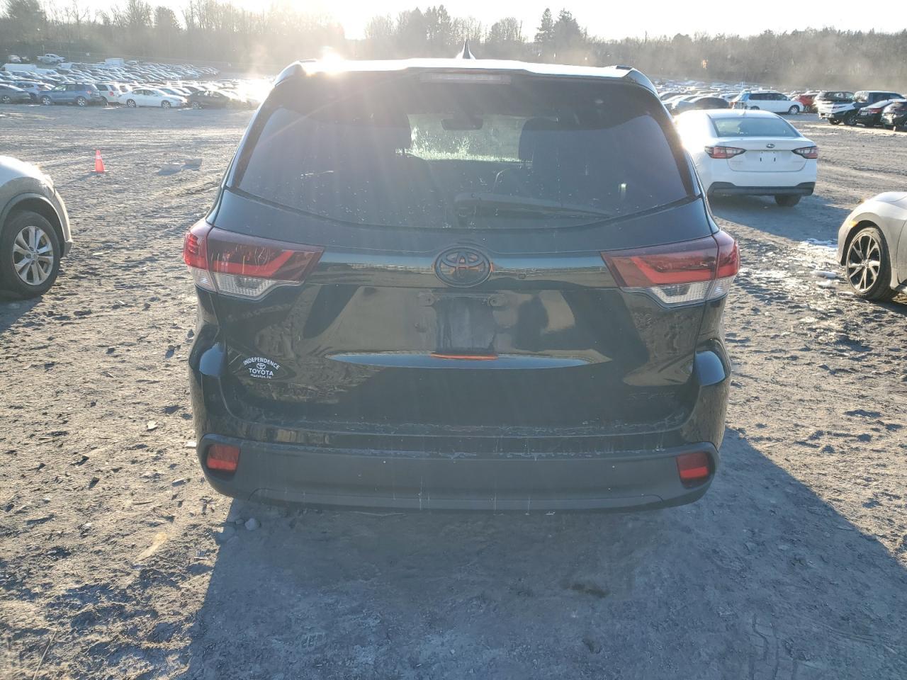 2019 TOYOTA HIGHLANDER - Image 6