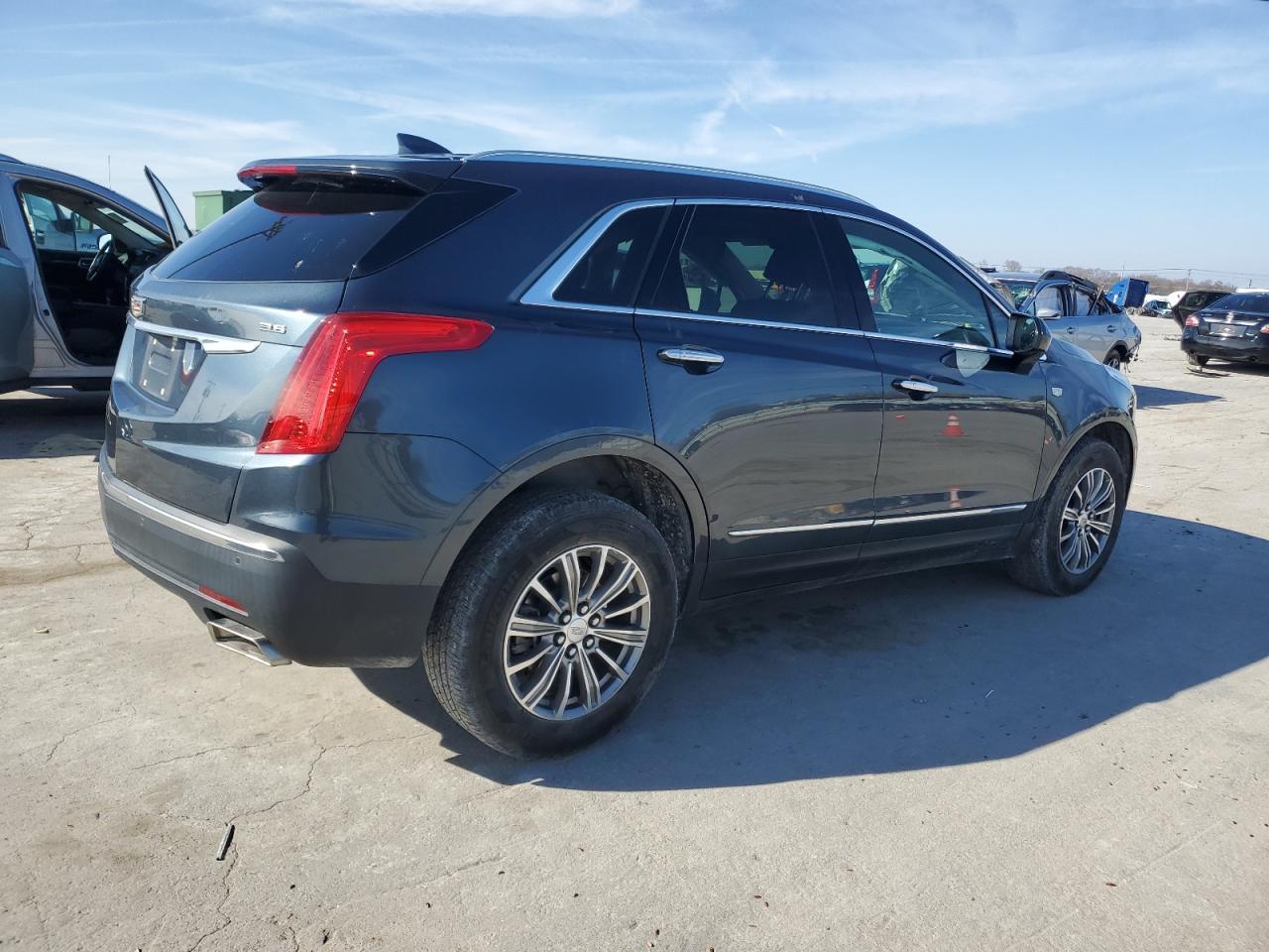 2019 CADILLAC XT5 LUXURY - Image 3