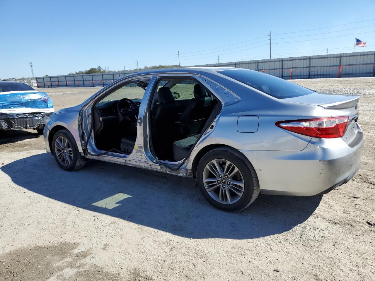 2017 TOYOTA CAMRY LE - Image 2