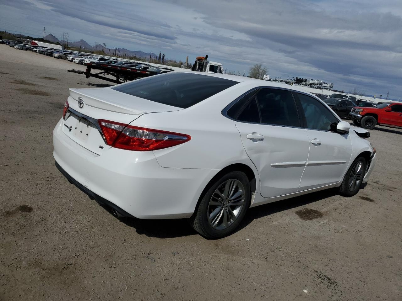 2015 TOYOTA CAMRY LE - Фото 3