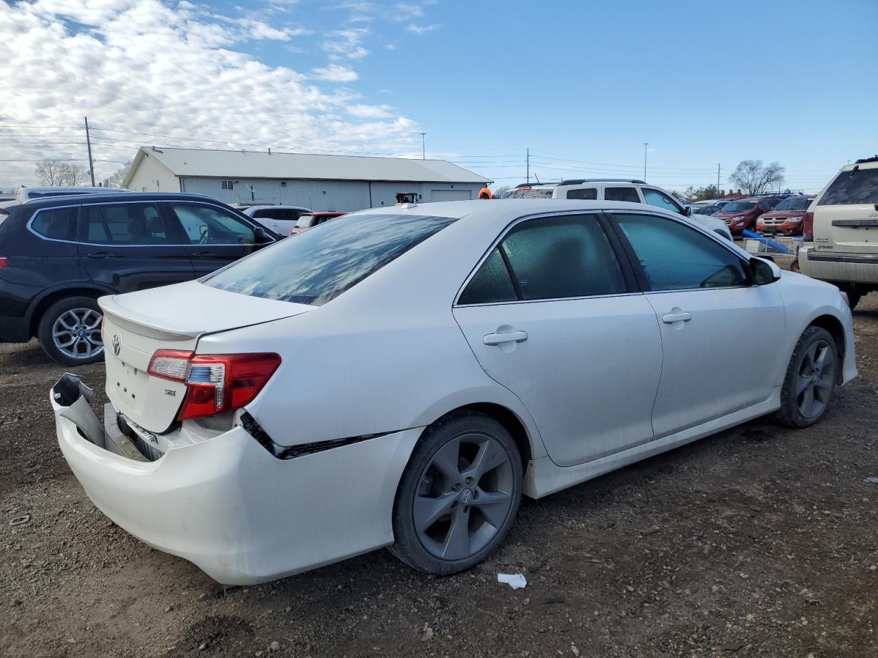 2014 TOYOTA CAMRY L - Image 3