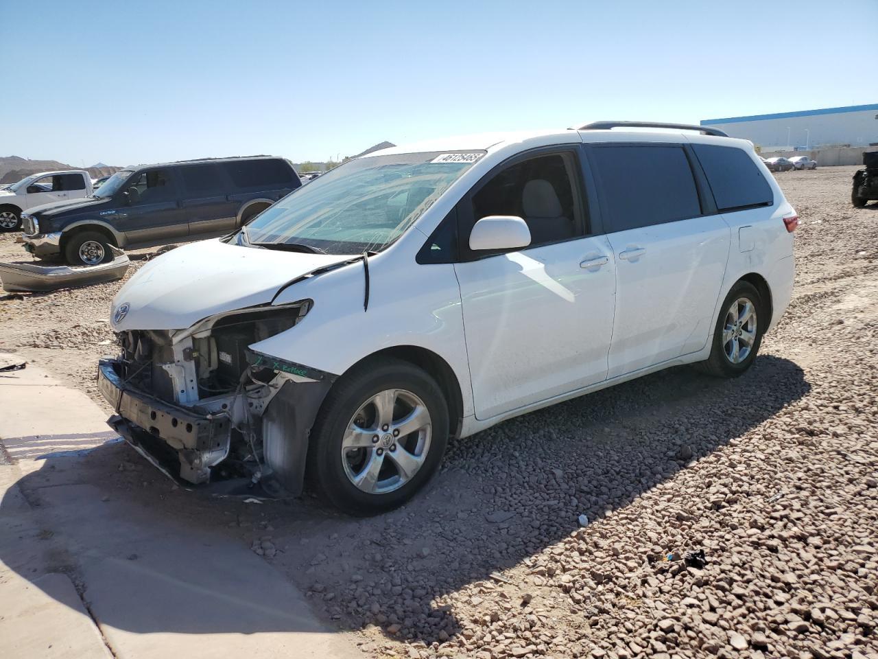 2015 TOYOTA SIENNA