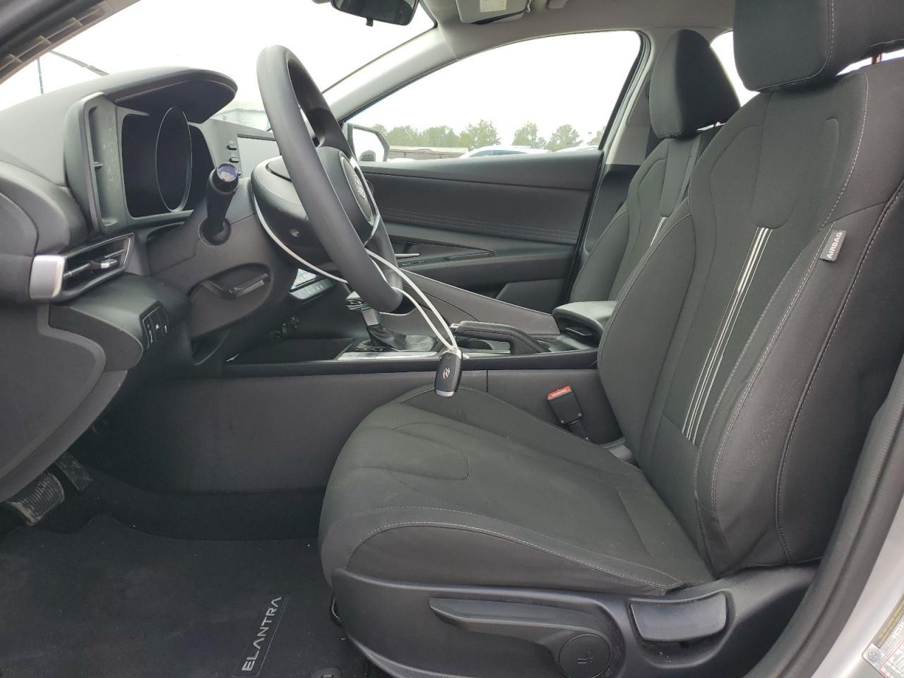 2022 HYUNDAI ELANTRA SE - Image 7
