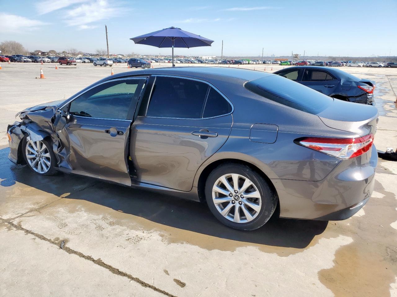 2018 TOYOTA CAMRY L - Фото 2
