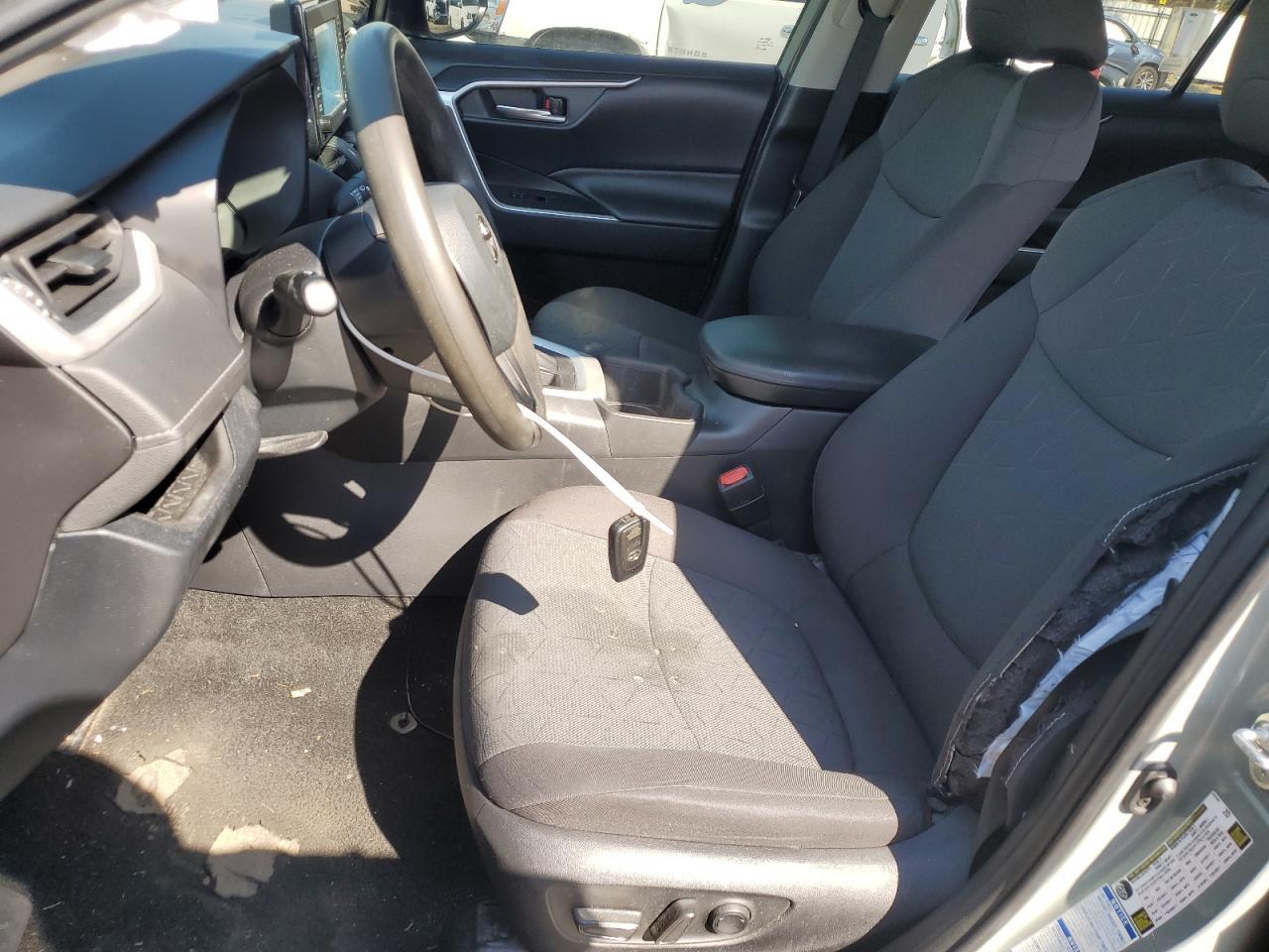 2022 TOYOTA RAV4 XLE - Фото 7