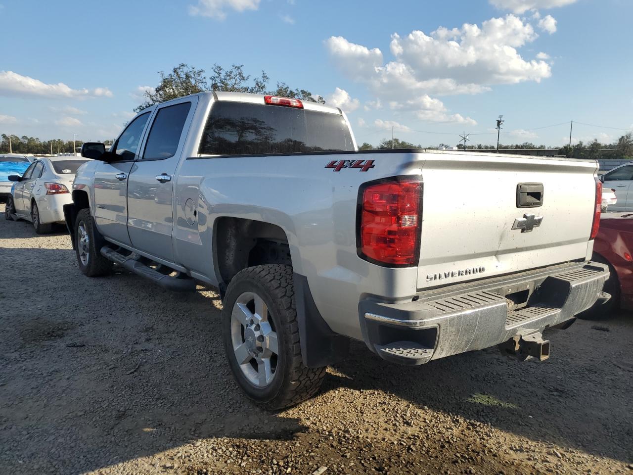 2019 CHEVROLET SILVERADO - Image 2
