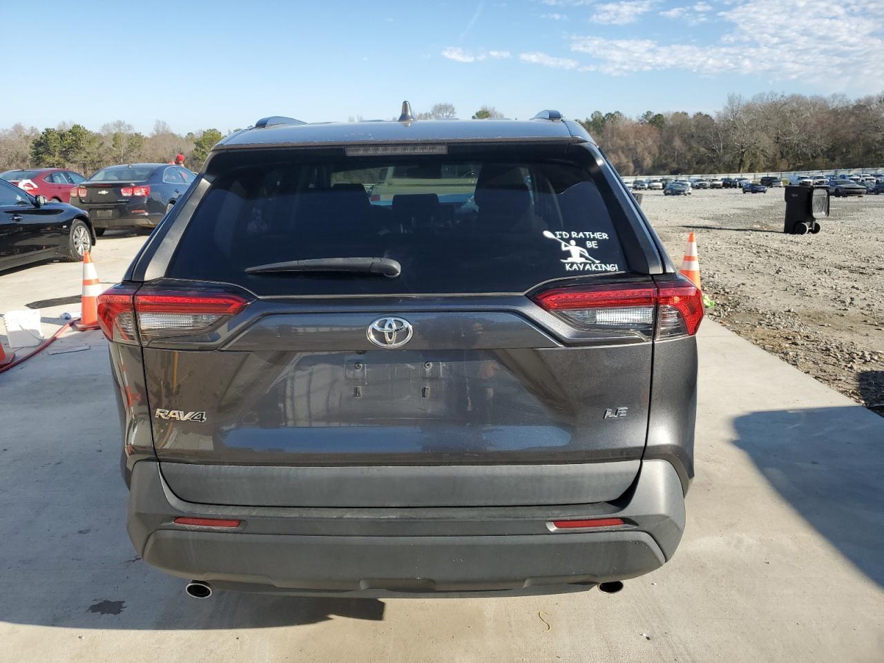 2021 TOYOTA RAV4 LE - Фото 6