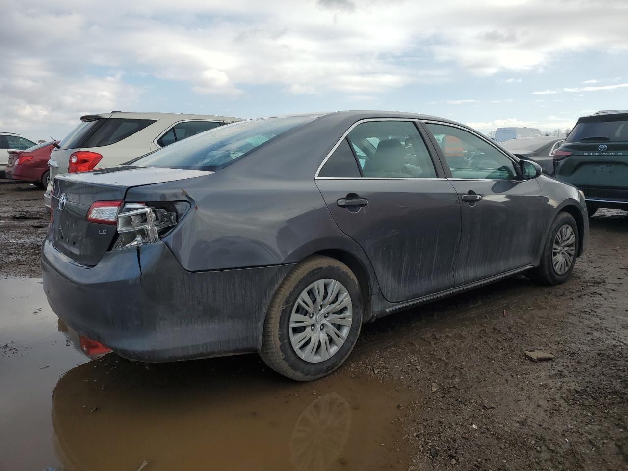 2013 TOYOTA CAMRY L - Фото 3