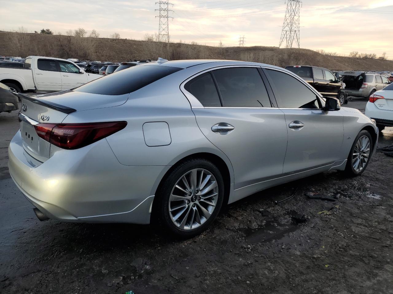 2018 INFINITI Q50 LUXE - Фото 3