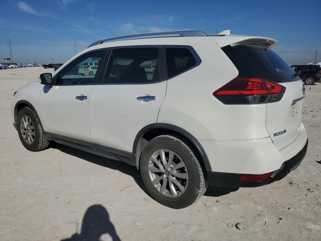 2017 NISSAN ROGUE S - Фото 2