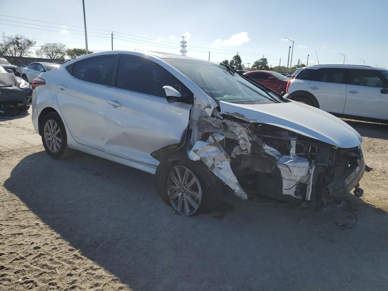 2015 HYUNDAI ELANTRA SE - Image 4