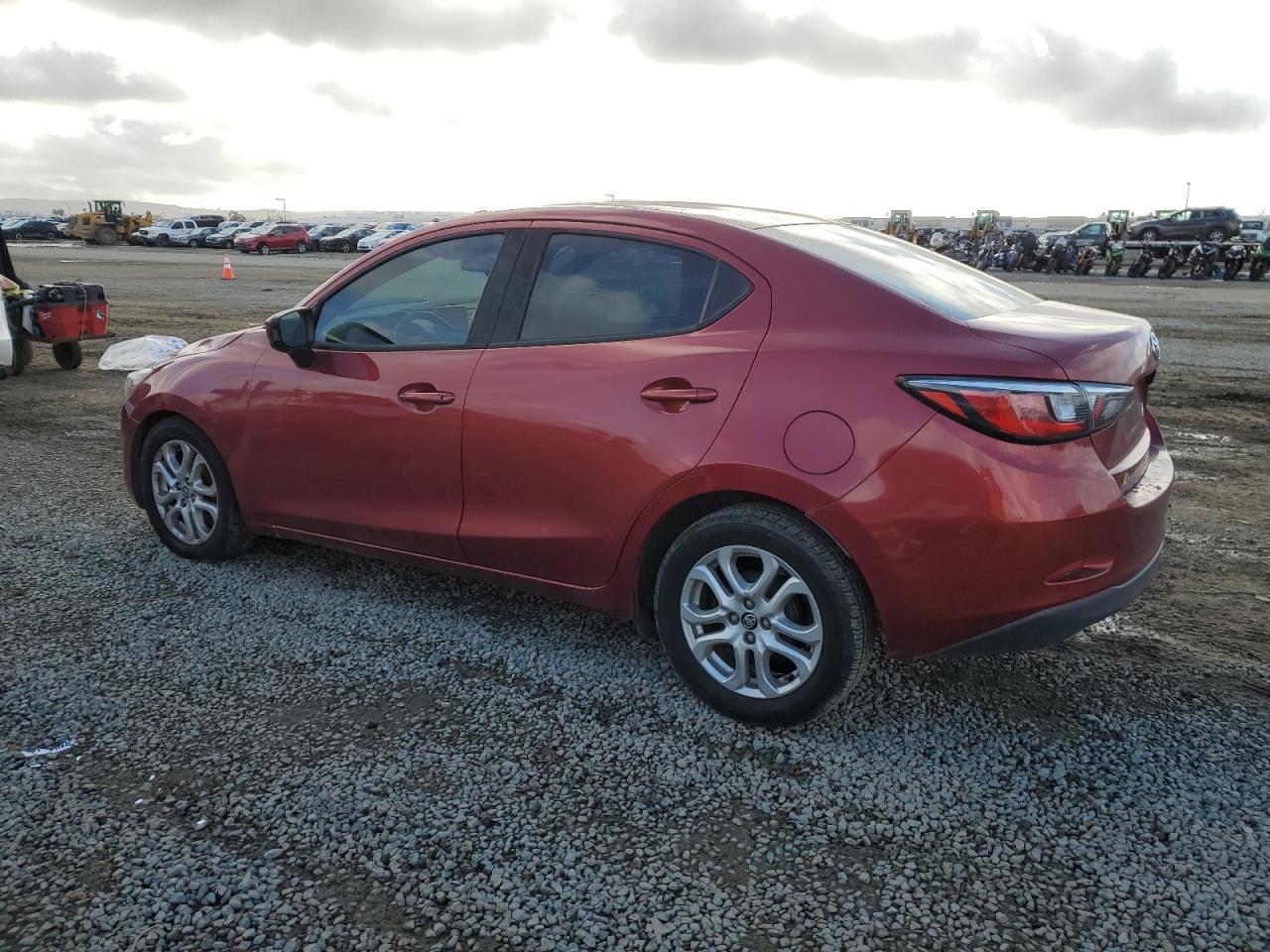 2017 TOYOTA YARIS IA - Фото 2
