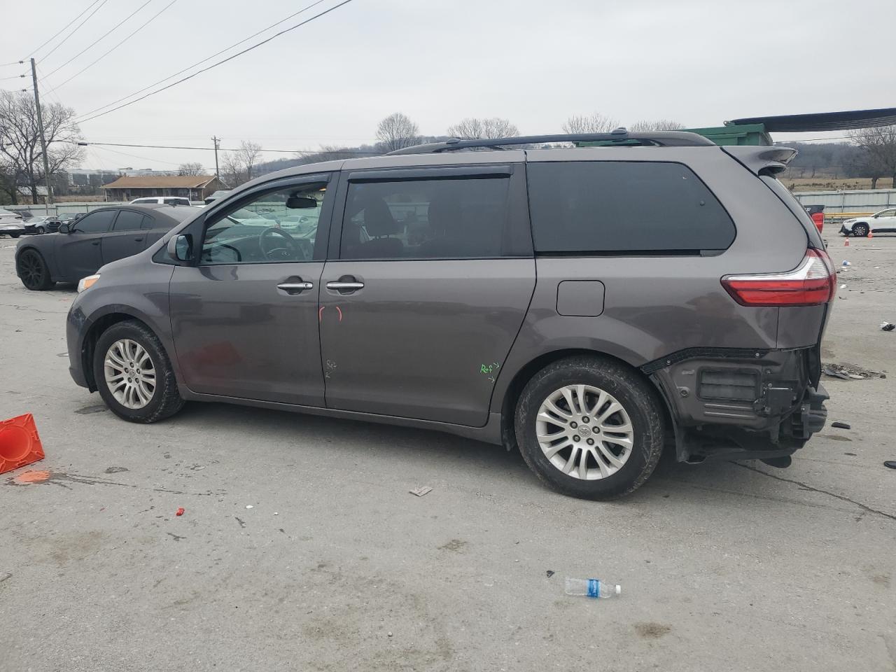 2015 TOYOTA SIENNA XLE - Фото 2