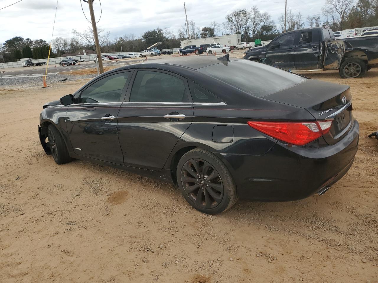 2011 HYUNDAI SONATA SE - Image 2