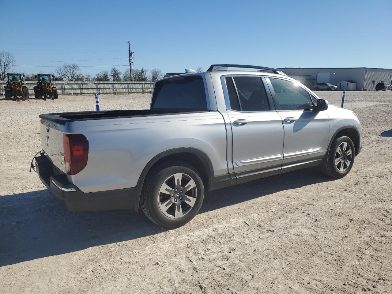 2017 HONDA RIDGELINE - Фото 3