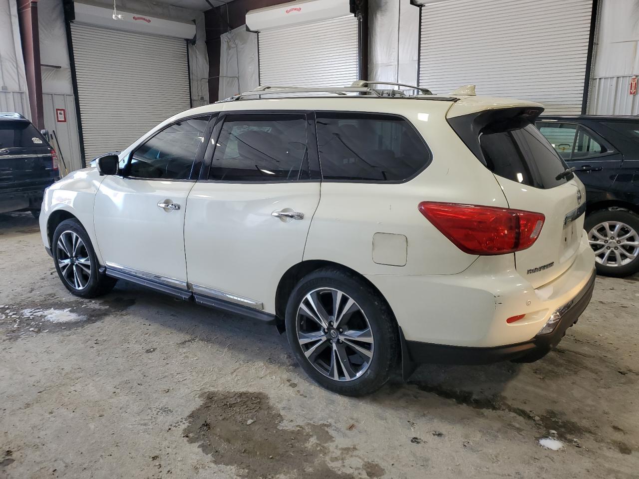 2019 NISSAN PATHFINDER - Image 2